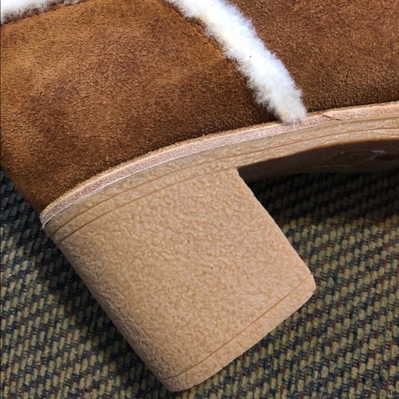 UGG Suede Ankle boots - Picture 7 of 8